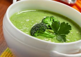 طريقة عمل شوربة البروكلى