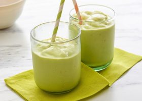 طريقة عمل سموثي الافوكادو