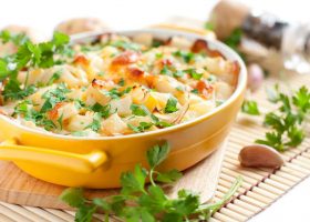 طريقة عمل صدور دجاج بالكريمة والخضار