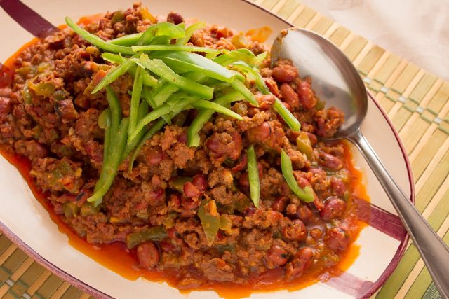 طريقة عمل الفول باللحم المفروم