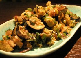 طريقة عمل صينية باذنجان بالبصل