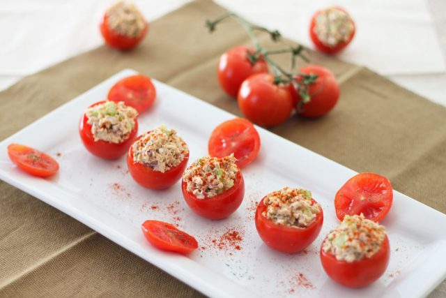 طريقة عمل طماطم محشية سلطة تونة