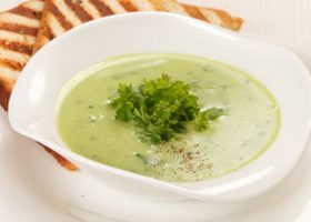 طريقة عمل شوربة السبانخ