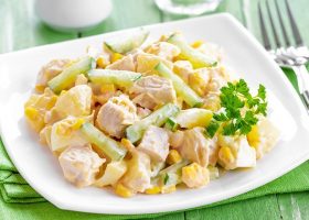 طريقة عمل سلطة صدور الدجاج مع الأناناس