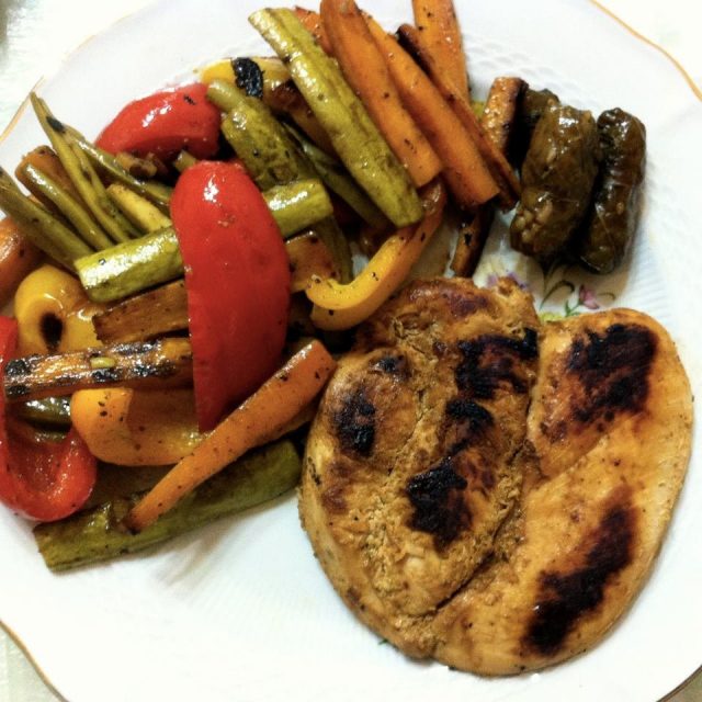 طريقة عمل دجاج مشوي بالزبادي والأناناس