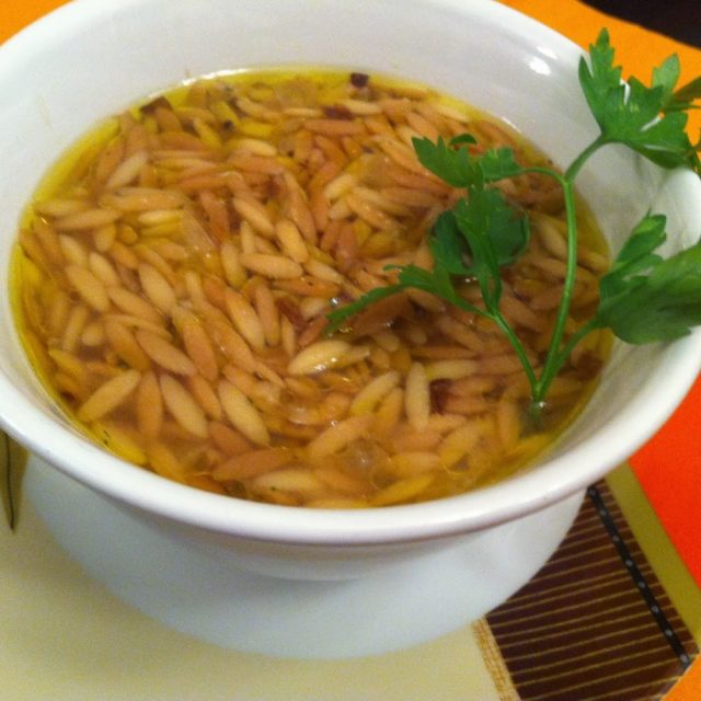 طريقة عمل شوربة لسان العصفور