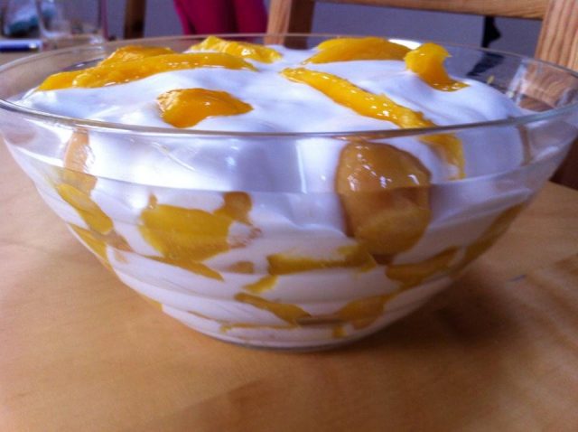 طريقة عمل سافويار بكريمة الزبادى و المانجو