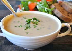 طريقة عمل شوربة البطاطس بالمشروم