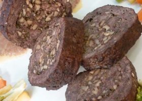 طريقة عمل رول لحمه بالكبدة والمكسرات