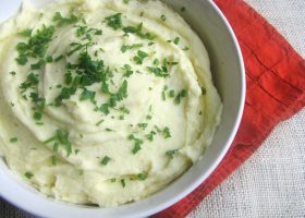 طريقة عمل بيورية البطاطس والقلقاس