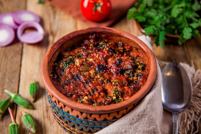 طريقة عمل طاجن بامية باللحمة