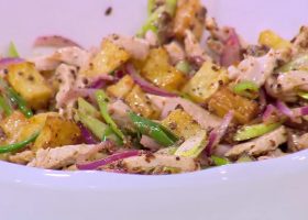 طريقة عمل سلطة الدجاج والبطاطس