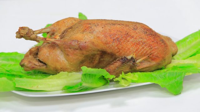 طريقة عمل بط بالمرتة