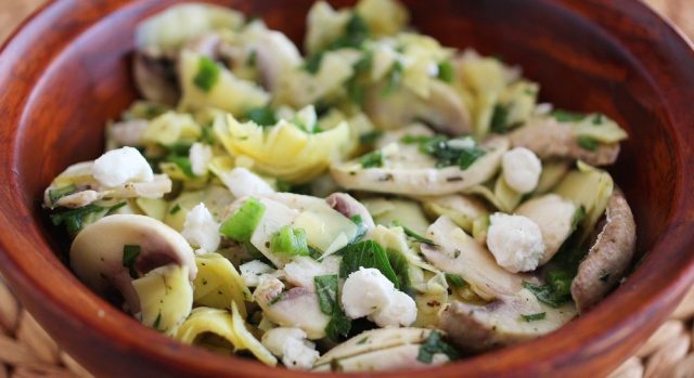 طريقة عمل سلطة المشروم والخرشوف