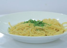 طريقة عمل مكرونة بصوص الريحان