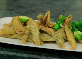 طريقة عمل سمك المكرونة المقلي