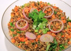 طريقة عمل سلطة العدس الأسود