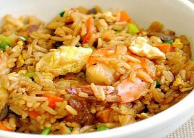 طريقة عمل أرز بالجمبرى والكاليمارى