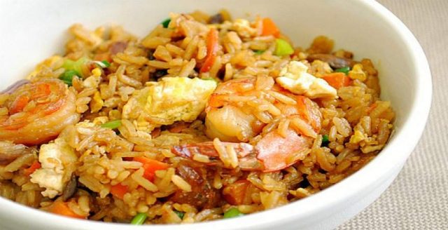 طريقة عمل أرز بالجمبرى والكاليمارى