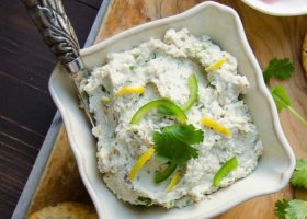 طريقة عمل تغميسة السمك المدخن