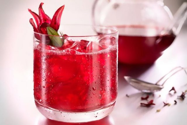 طريقة عمل مشروب الكركديه البارد