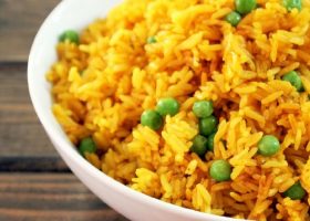 طريقة عمل أرز بسمتى بالبسلة