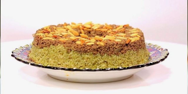 طريقة عمل أرز باللحم المفروم والمكسرات