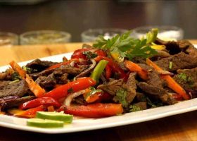 طريقة عمل شرائح اللحم بالخضروات و الجنزبيل