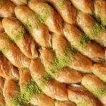 طريقة عمل البقلاوة بحشو المهلبية والجوز