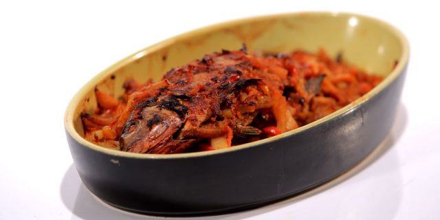 طريقة عمل سمك بالأرز و الخضروات