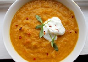 طريقة عمل شوربة الجزر بالزبادى