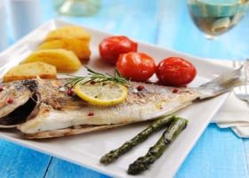 طريقة عمل سمك دنيس بالزيت والليمون