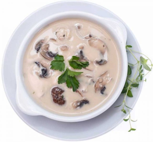 طريقة عمل شوربة دجاج بالمشروم