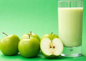 طريقة عمل عصير تفاح بالحليب