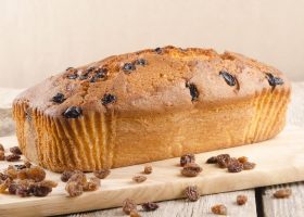 طريقة عمل كيك المشمش والزبيب