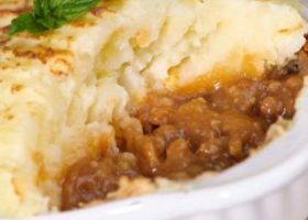 طريقة عمل بطاطس بيورية باللحمة المفرومة