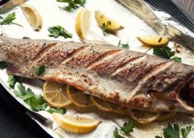 طريقة عمل صينية سمك قاروس