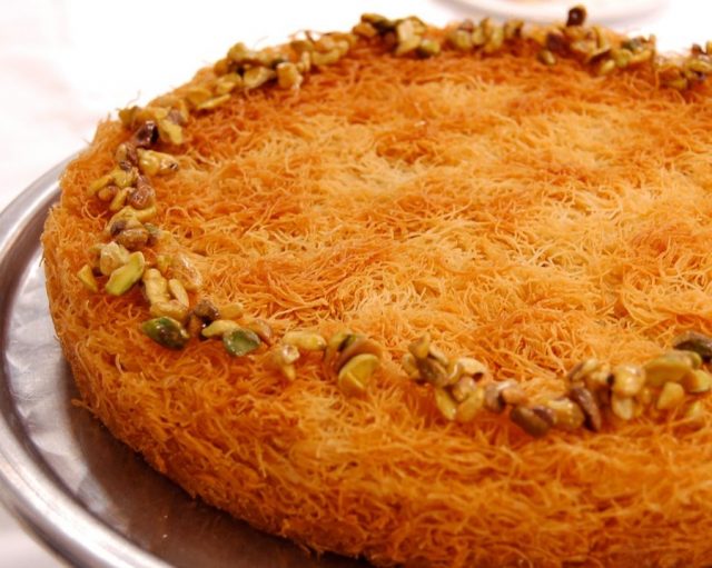 طريقة عمل كنافة بالتمر