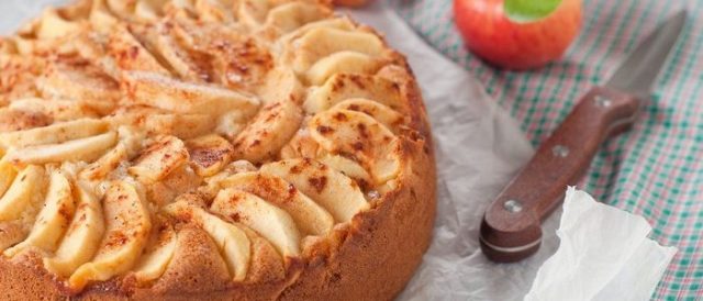 طريقة عمل كيك التفاح بالبهارات