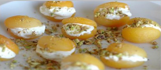 طريقة عمل مشمش محشى بالقشطة