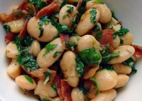 طريقة عمل الفاصوليا بالبقدونس و البيكون