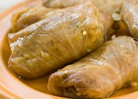 طريقة عمل محشي كرنب باللحمة المفرومة