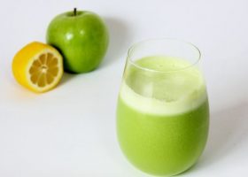 طريقة عمل عصير التفاح بالليمون