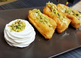 طريقة عمل بلح الشام بالقشطة و الفستق