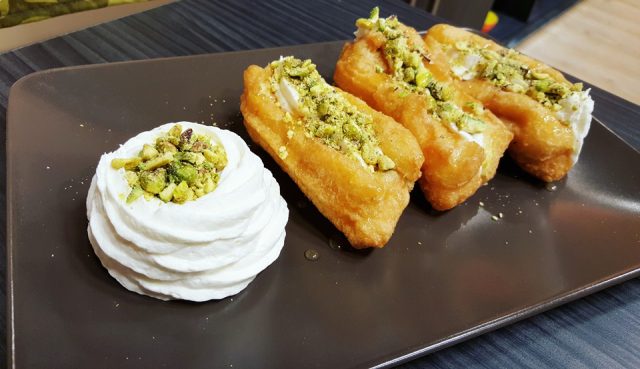 طريقة عمل بلح الشام بالقشطة و الفستق