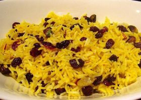 طريقة عمل الأرز بالكاري و الزبيب