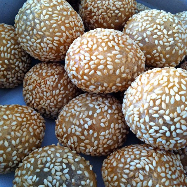 طريقة عمل إسطوانات السمسم