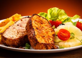 طريقة عمل لحم مشوي مع صوص الأناناس