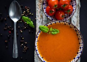 طريقة عمل شوربة لسان العصفور بالطماطم