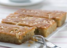 طريقة عمل بسبوسة بالفول السوداني